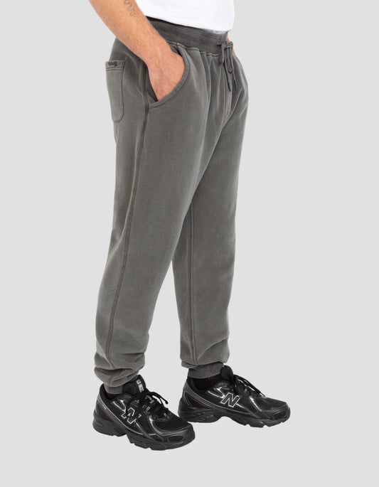 Holzkohle -Trainingsanzug, verblasste Effekt