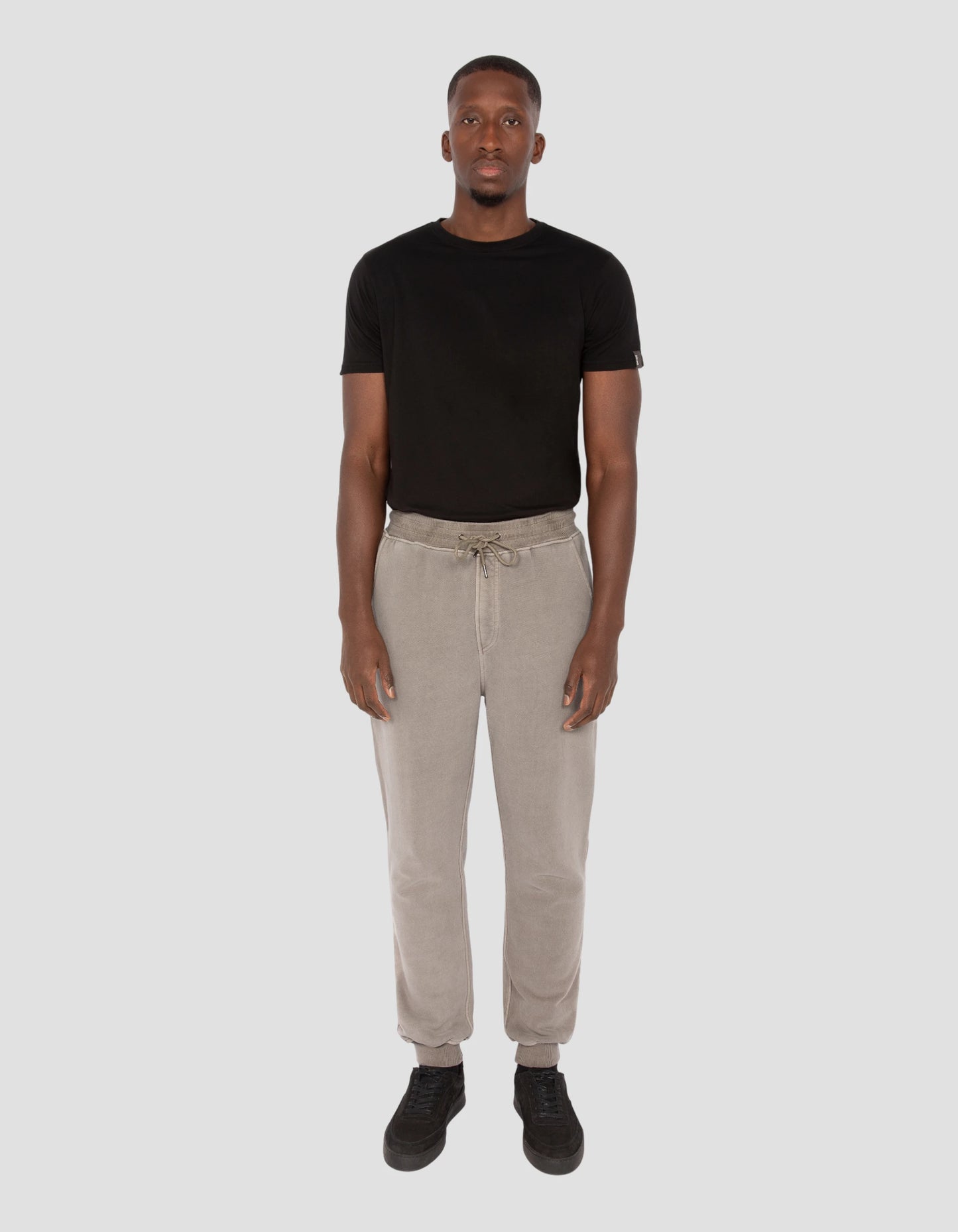 Pantalon de survêtement taupe, effet délavé