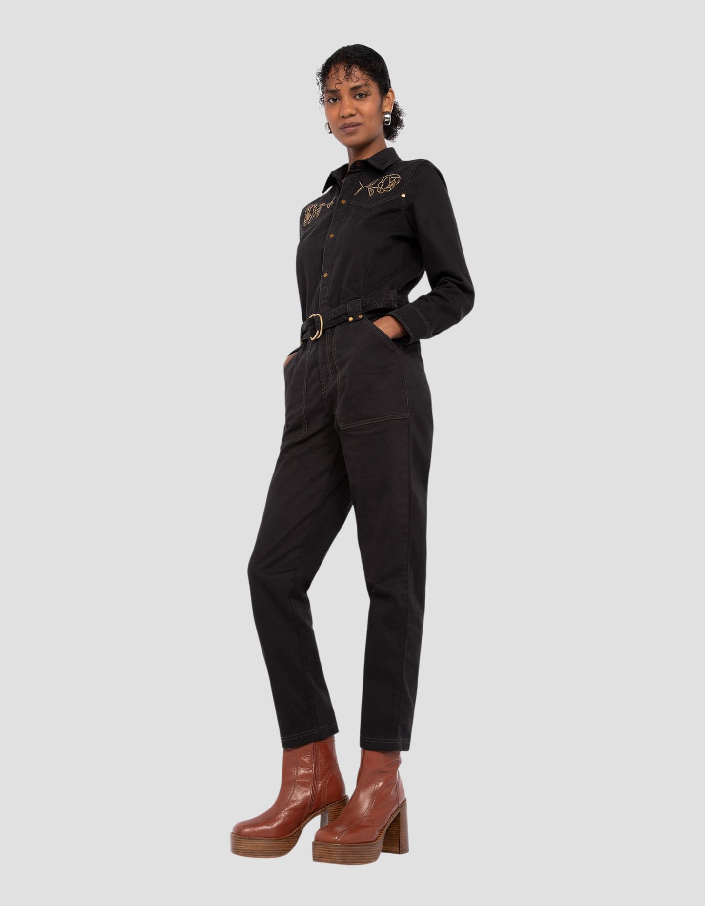 Black Western Combination Flowers con borchie