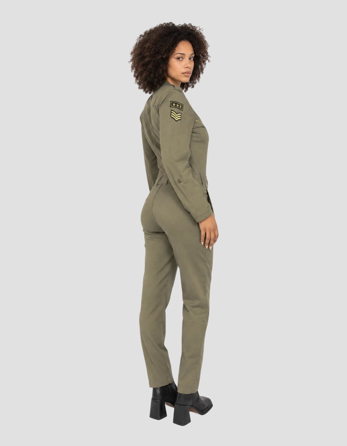 Tuta leggera color kaki chiaro con patch-5