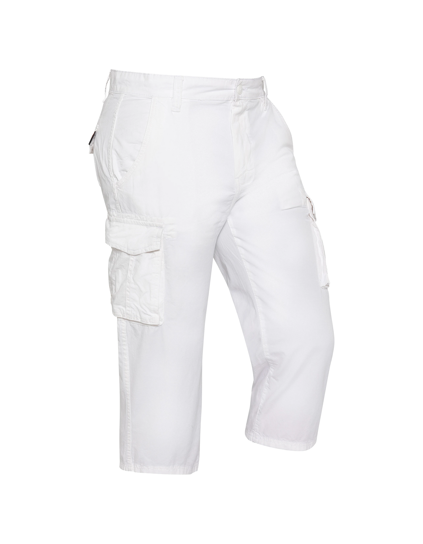 Weiße, kurze Cargohose mit mehreren Taschen