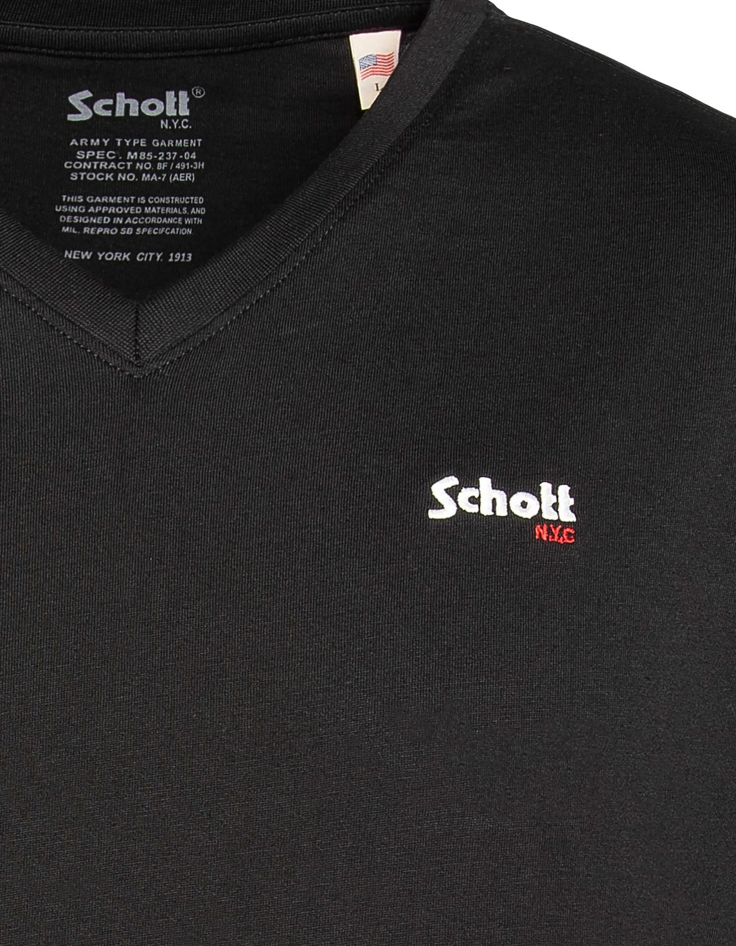 Schwarzes V-Ausck-T-Shirt