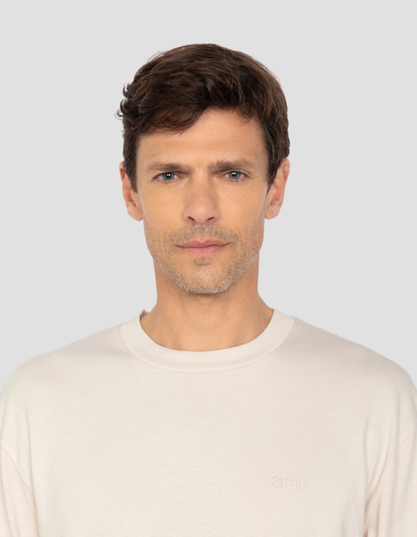 Langarmweißes T-Shirt