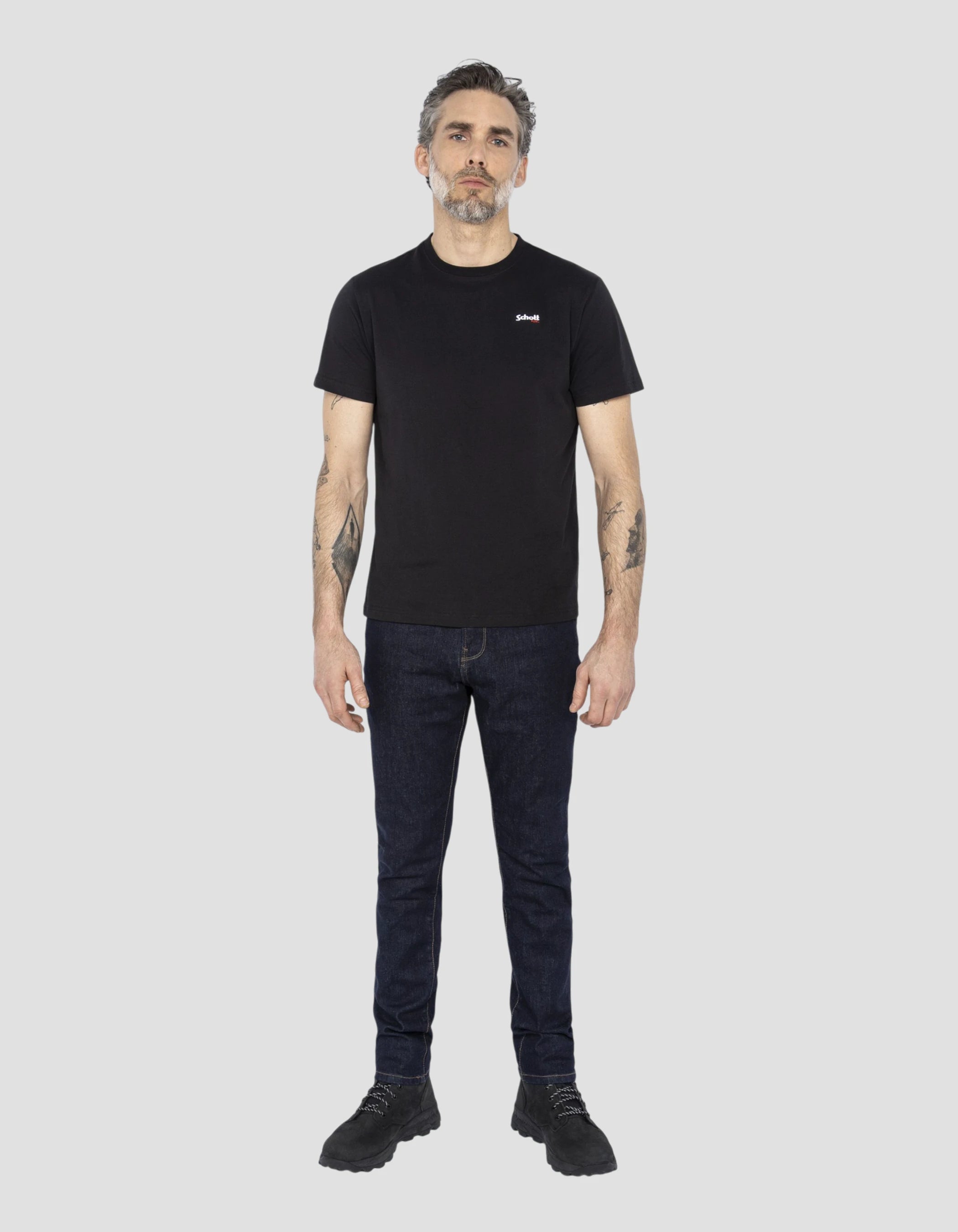 Maglietta nera rotonda-1