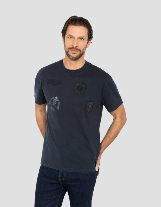 Camiseta militar con insignia azul marino, efecto vintage