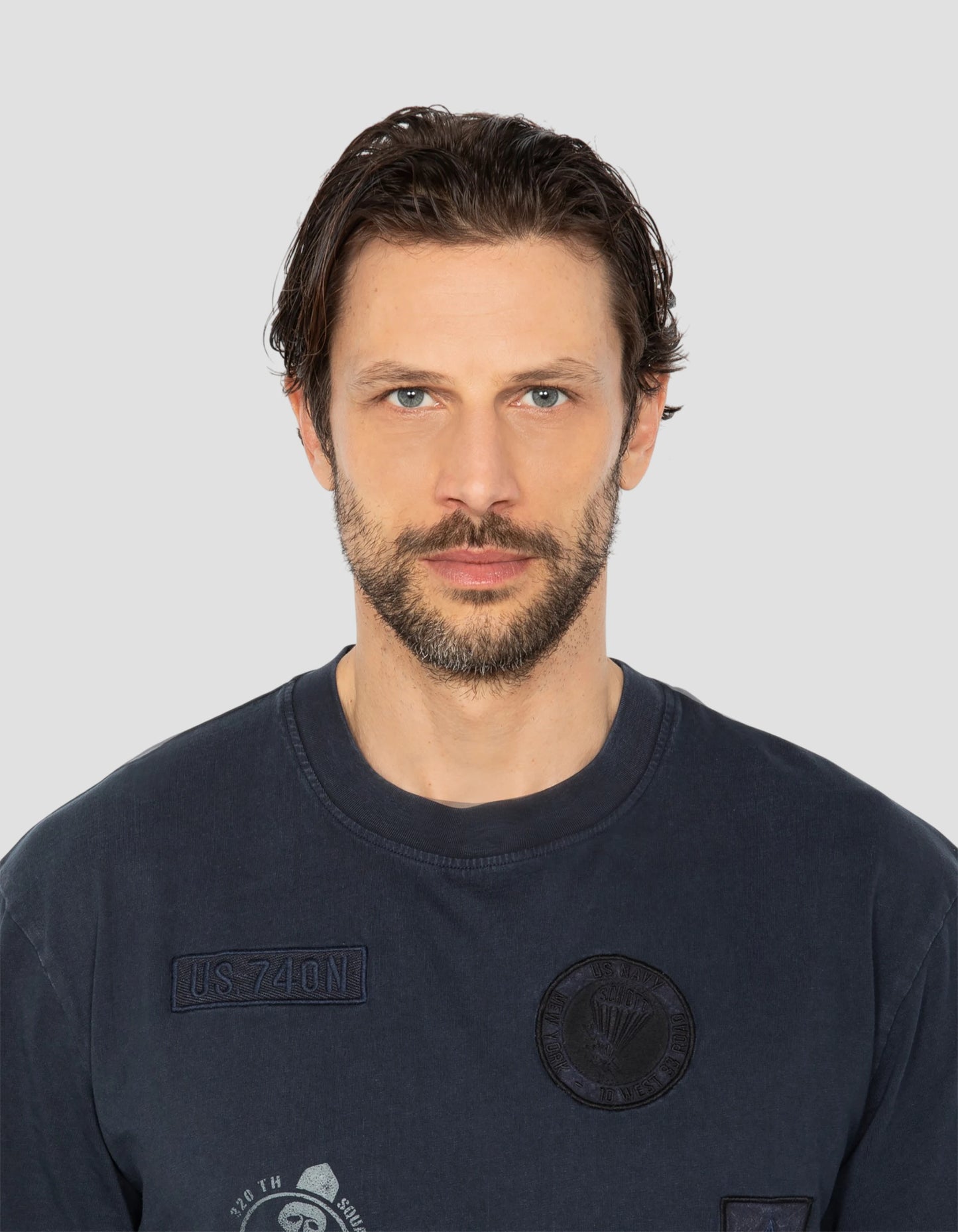 Army t-shirt patched navy blue, vintage effect
