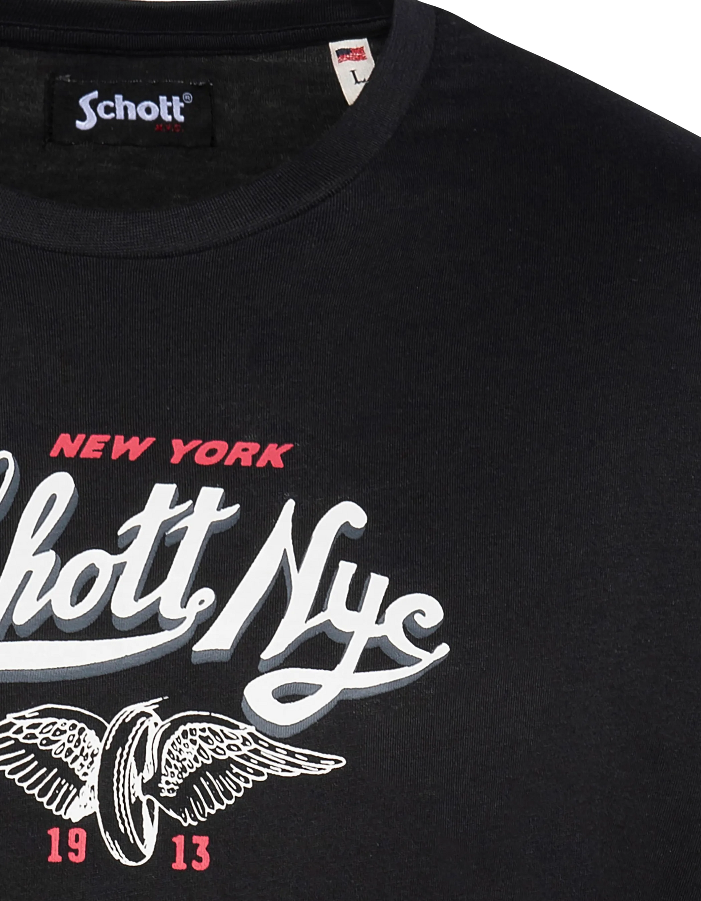 Gedrucktes schwarzes T-Shirt