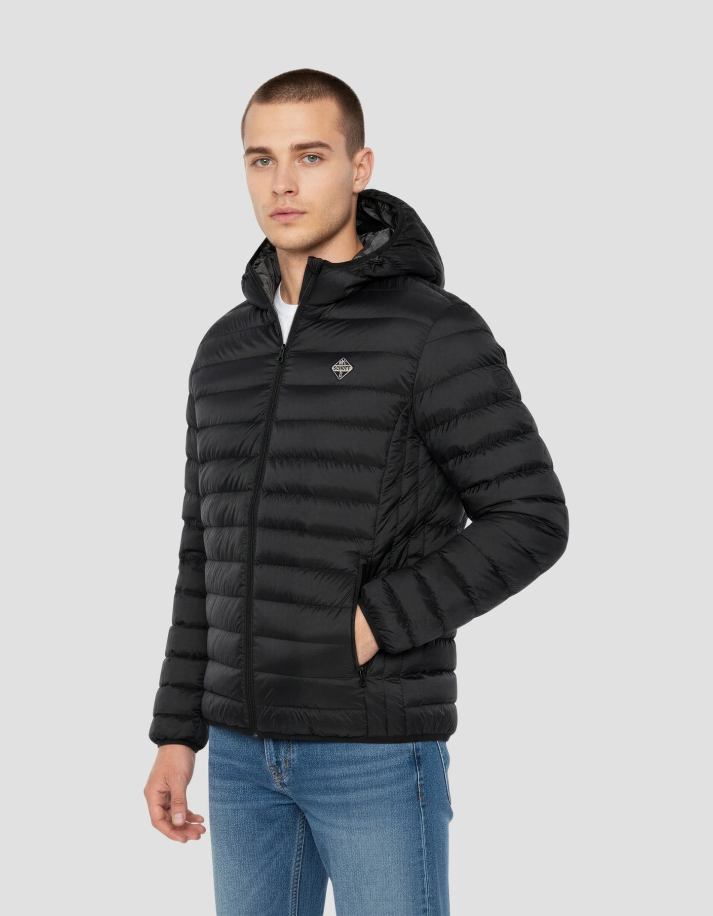 Ultra hellschwarze Kapuzenjacke