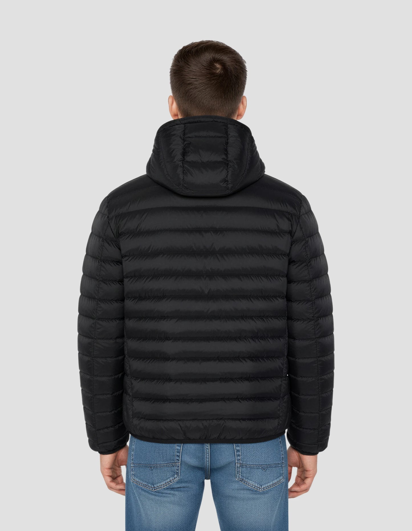 Ultra hellschwarze Kapuzenjacke