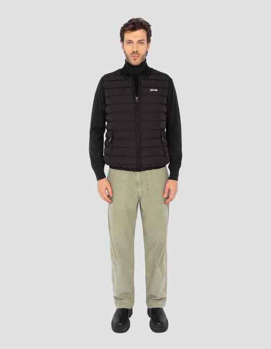 Leichtlose schwarze Jacke ohne Ärmel